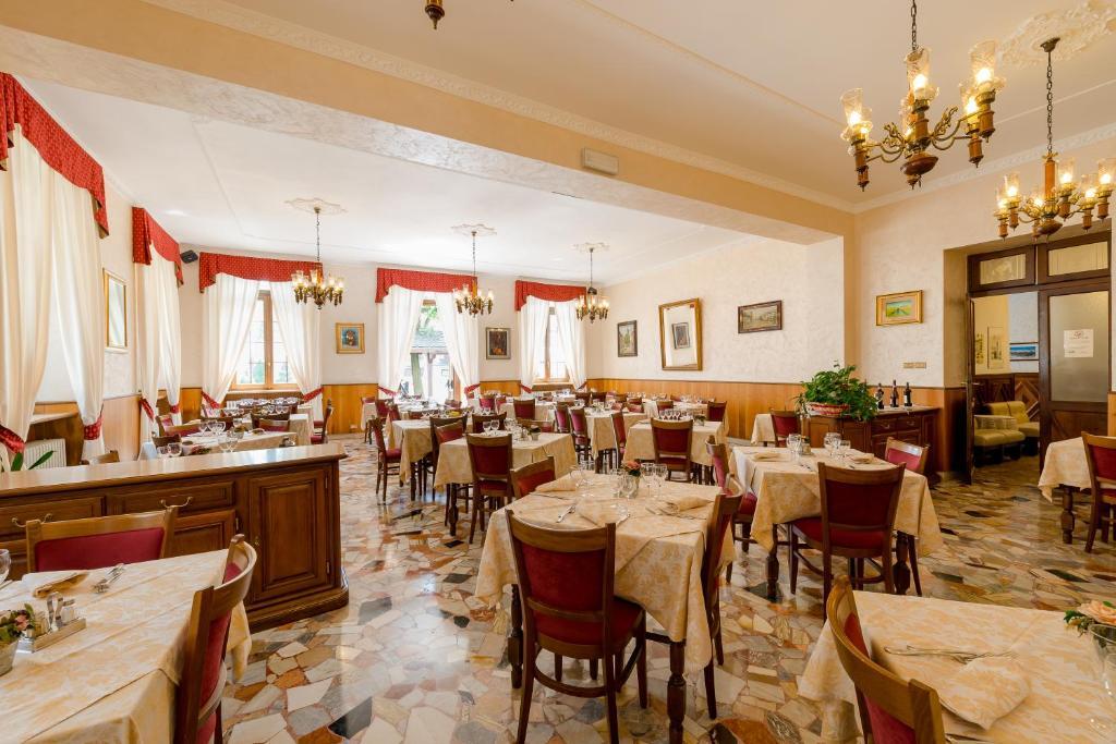 Hotel Ristorante Combolo Teglio Exterior photo