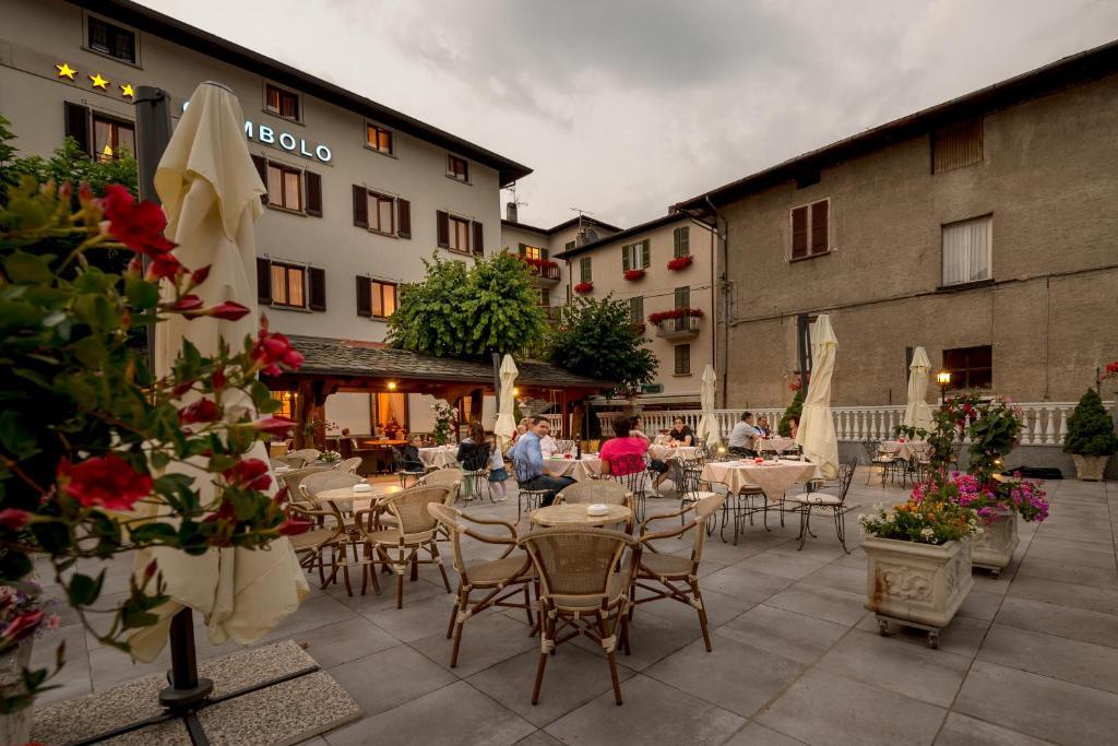 Hotel Ristorante Combolo Teglio Exterior photo