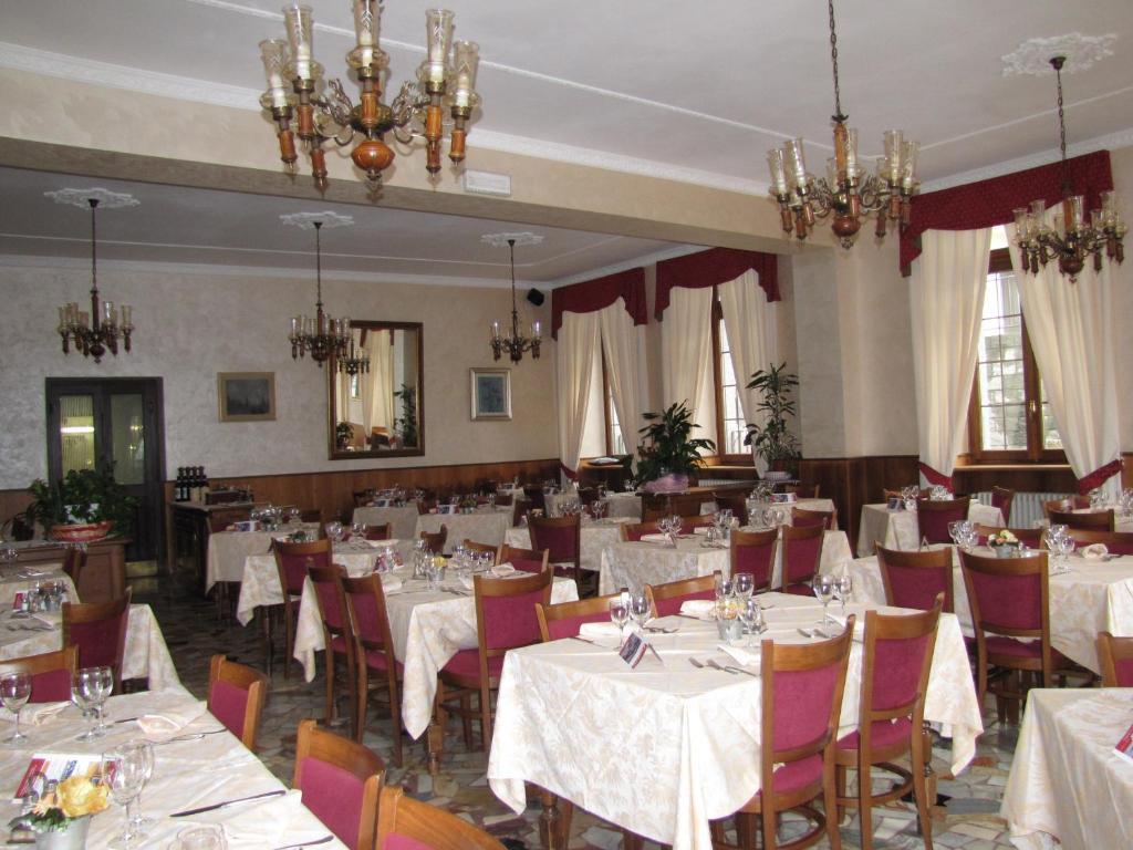 Hotel Ristorante Combolo Teglio Exterior photo